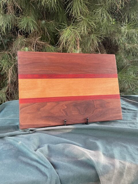 cutting board-blk walnut w maple